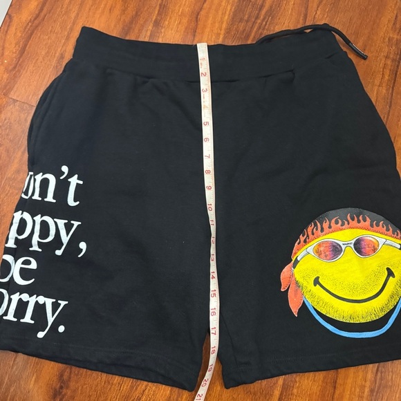 Market Smiley Dont Happy Be Worry Shorts Size XXL - Picture 7 of 7